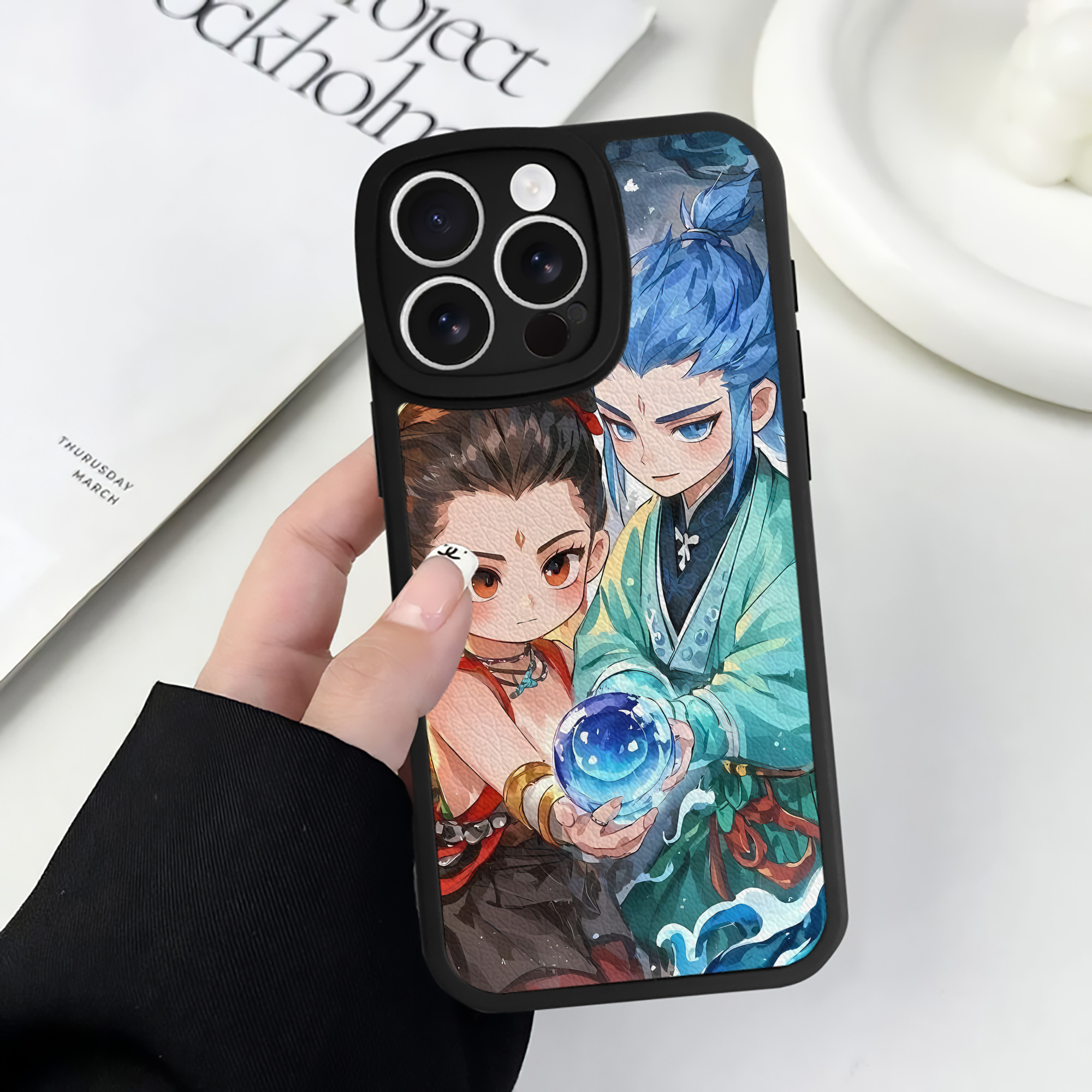 （画像用） Ne Zha 2 ナタ 魔童の大暴れ 【iPhone 16シリーズ対応】シリコンスマホケース（レザー調） 材質：シリコン